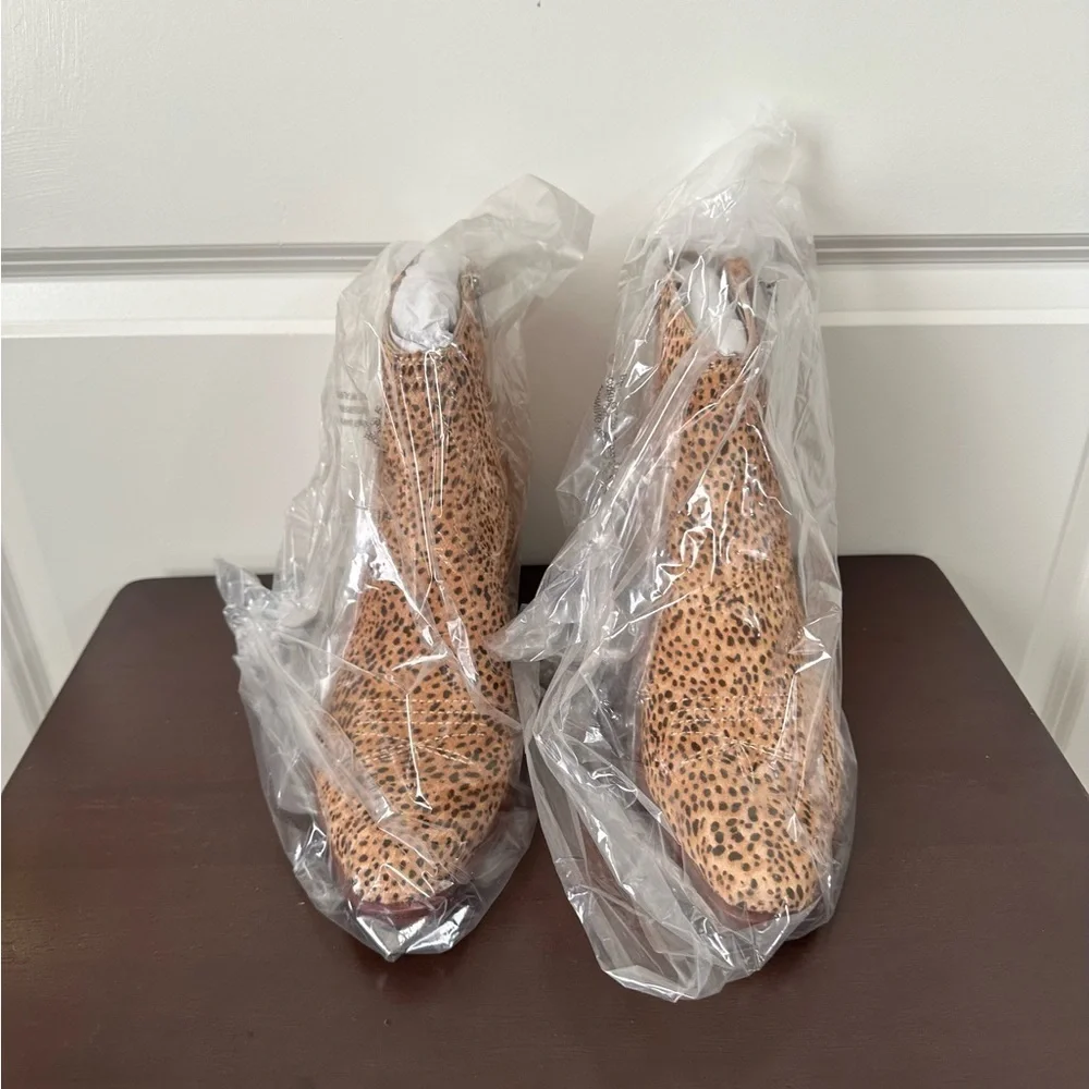 Dolce Vita Silma Bootie Leopard Calf Hair Size 9